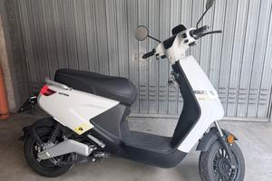 MOTRON VOLTZ - Scooter elettrico 100% (solo 4900km
