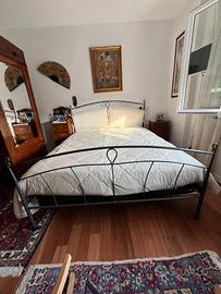 Letto matrimoniale in ferro battuto