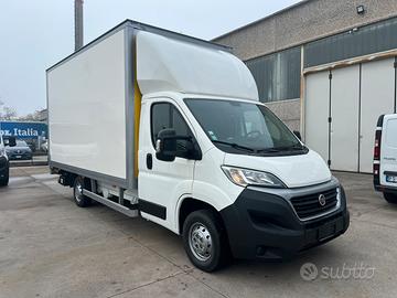 Fiat Ducato box con sponda retrattile