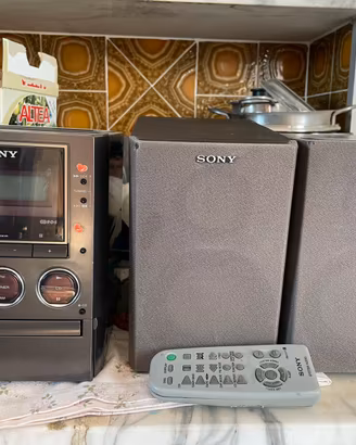 Stereo con casse e telecomando