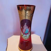 Vaso d'epoca veneziano in vetro soffiato rosso