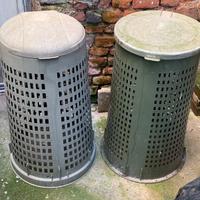 Porta sacchi,bidoni,pattumiera