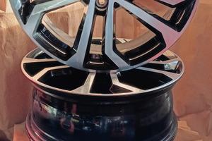 4 cerchi DEZENT TA 18" attacco Renault come nuovi