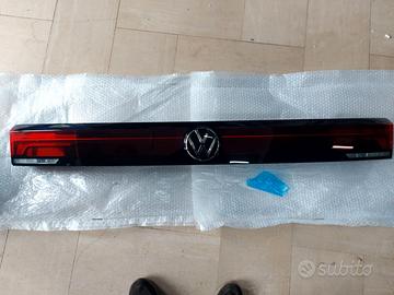 571945093A FANALINO COFANO POSTERIORE  TIGUAN 24 >
