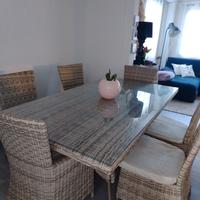 tavolo in rattan con vetro