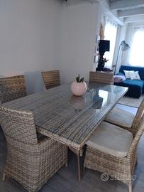 tavolo in rattan con vetro