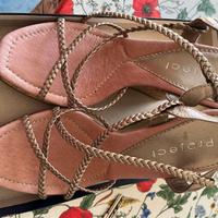 Scarpe a intreccio con zeppa in sughero