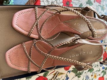 Scarpe a intreccio con zeppa in sughero