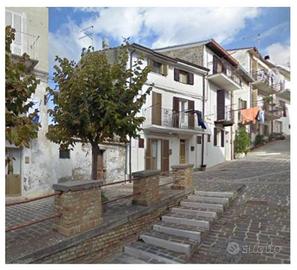 Casa indipendente di 80 m² con 3 locali a Castel F