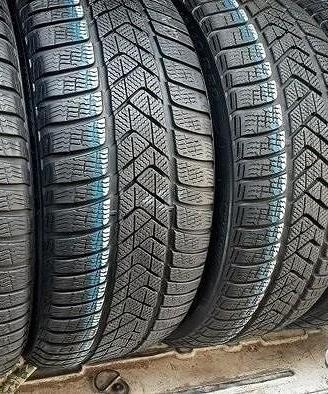 4 usate 255 40 18 e 225 45 18 Pirelli