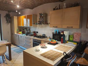 Cucina completa di elettrodomestici 