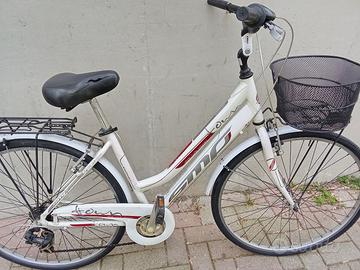 3 bici City bike unisex con cestino e cambio