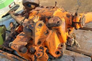 Trattore fiat 25 sollevatore completo usato