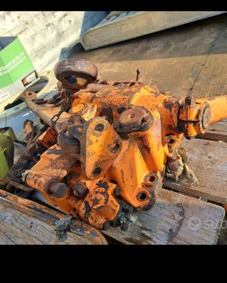 Trattore fiat 25 sollevatore completo usato