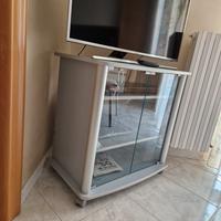 porta.  TV