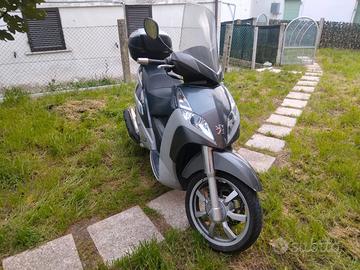 Scooter Peugeot Geopolis 400