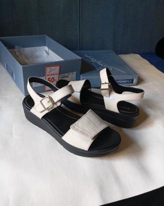 Sandali da donna marca STONEFLY, numero 40, nuovi