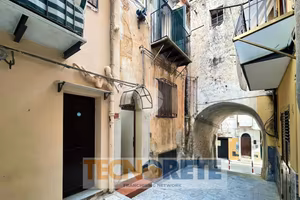2 LOCALI A MONREALE