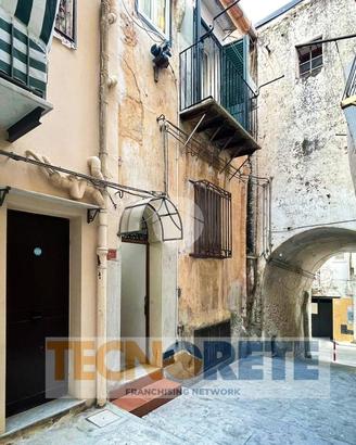 2 LOCALI A MONREALE