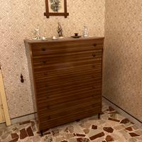 Mobile finto cassettone con letto a scomparsa