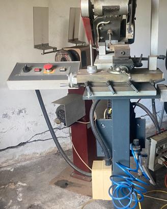 Affilatrice universale professionale per utensili