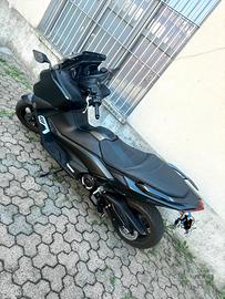 Yamaha T-Max 560