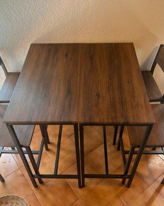 Set tavolo alto con 4 sgabelli/sedie
