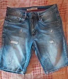 Pantaloncini di jeans  TG.46 marca Baci e abbracci