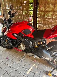 Moto Ducati streetfighter V4s
