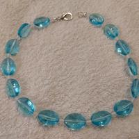 Collana azzurra e bianca 