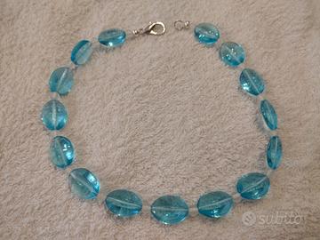 Collana azzurra e bianca 