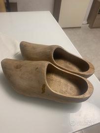 Zoccoli in legno di una volta