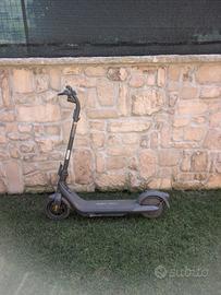 Monopattino Elettrico Ninebot Segway E2 PRO