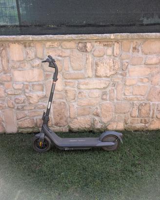 Monopattino Elettrico Ninebot Segway E2 PRO