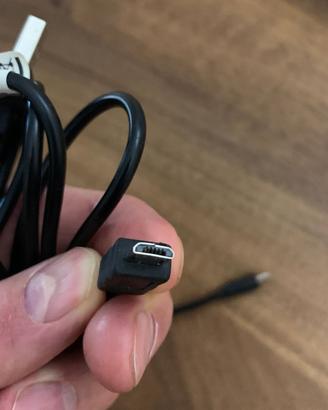 2 cavi con connettore Micro USB 2.0