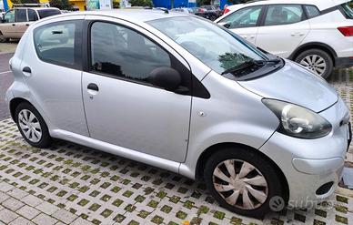 TOYOTA Aygo 1ª serie - 2012