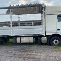 DAF XF 104-460(pezzi dí ricambio)