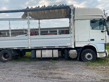 DAF XF 104-460(pezzi dí ricambio)