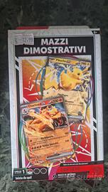 Gioco Set di 2 Mazzi Dimostrativi Pokémon Pikachu 