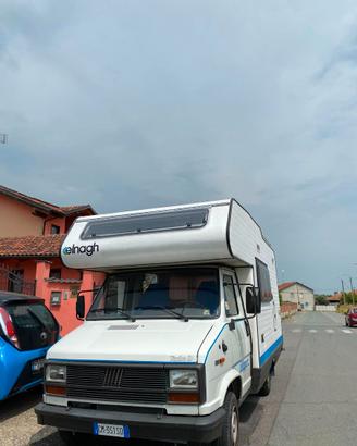 Camper mansardato