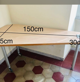 Scrivania ampia 150 cm – Ideale per studio o smart