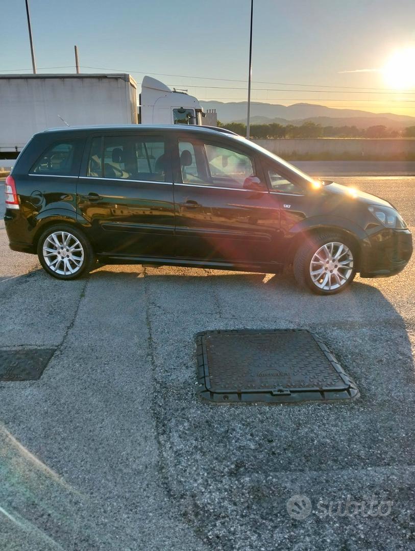 Opel Zafira 2015 photo 3
