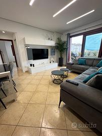 Quadrilocale con doppi servizi zona Piazza Etna