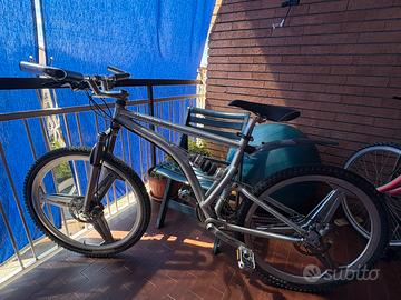 Mountain Bike di Mercedes-Benz