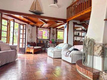 Villa di 1244 m² con più di 5 locali e box auto do