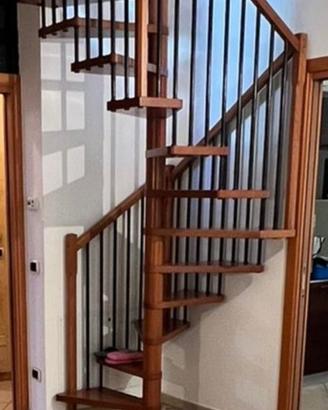 Vedo scala a chiocciola piana quadra