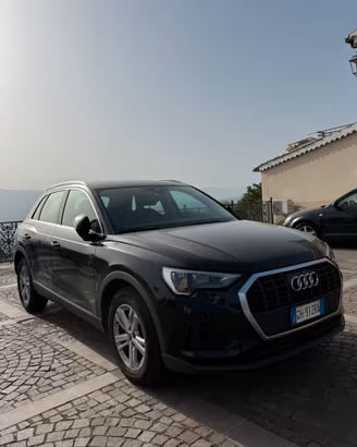 Audi Q3 2022 2.0 150cv