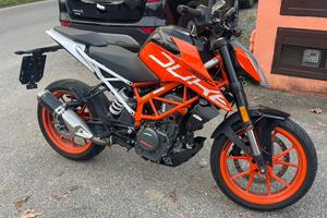 KTM duke 390- 11 000 km