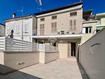 3 LOCALI A GUASTALLA