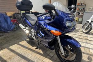 Suzuki GSX 750 F